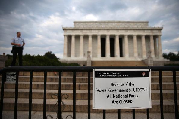 lincoln-memorial-close-us-gov-shutdown-1oct2013