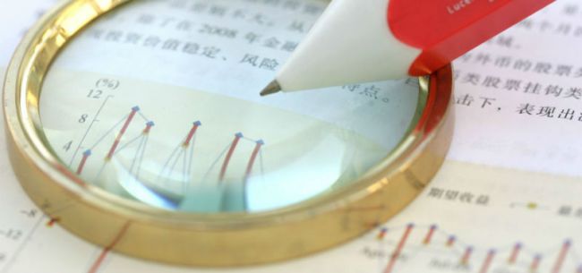 美国经济被AI泡沫劫持七巨子掌控命脉一旦美国必遭消灭！