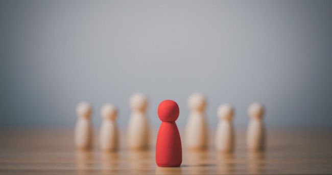 一家“裙带关系”很简单的企业