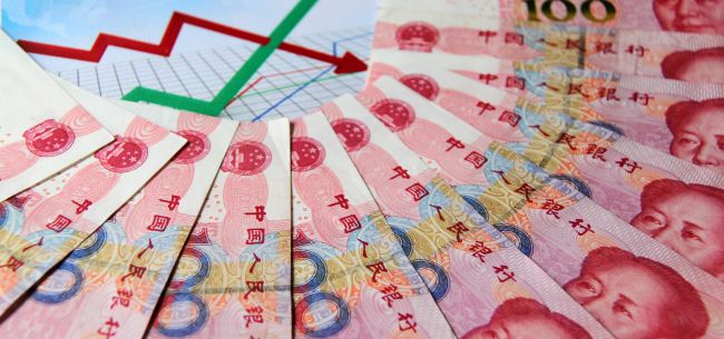 人民币"七连跌"画外音 央妈的抉择将影响你的钱袋