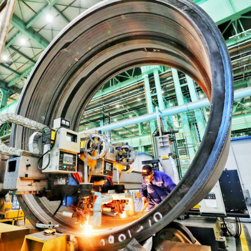 大连核电石化有限公司承制的全球首台3000吨超级浆态床浙江石化锻焊